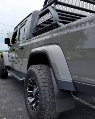 Carry the weight, keep the look. ????